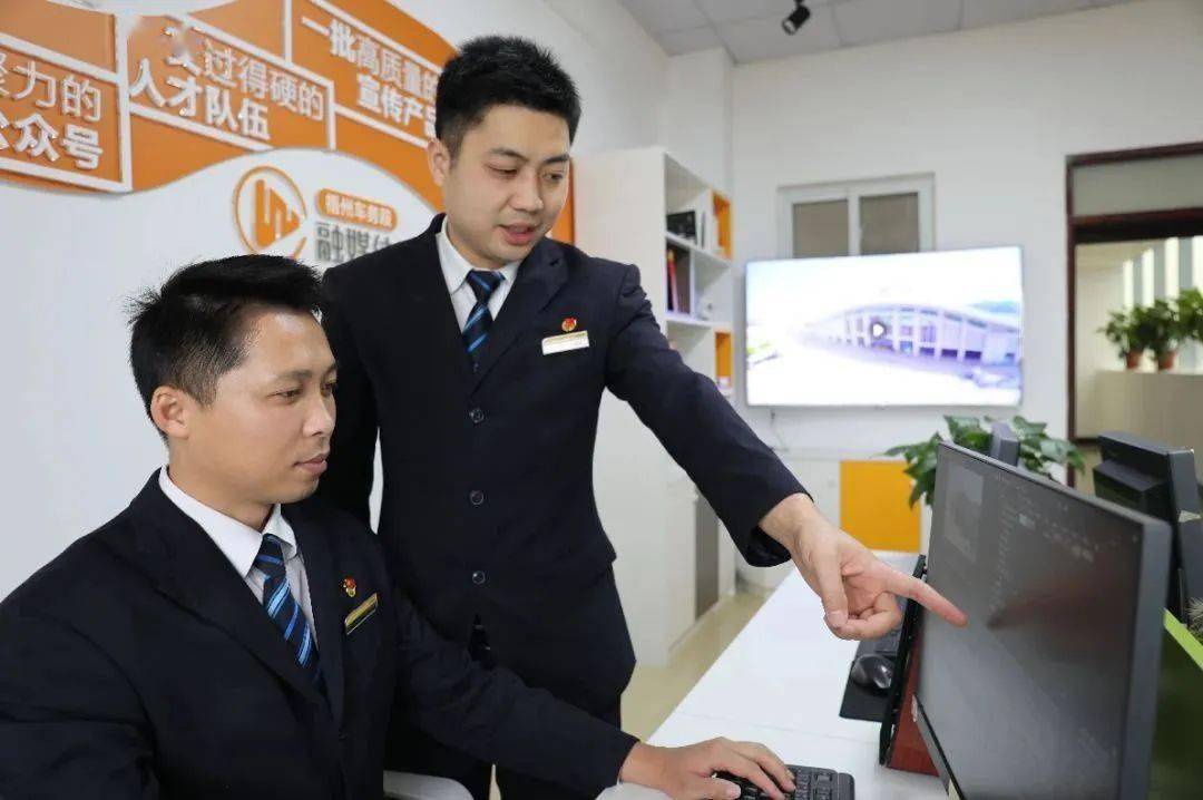 ‘星空app官方网页’
尺度化融媒体事情室示范点丨梧州车务段融媒体事情室(图9) ‘星空app官方网页’
尺度化融媒体事情室示范点丨梧州车务段融媒体事情室(图9)